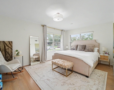 6267 Chevy Chase Drive - Photo Thumbnail 16
