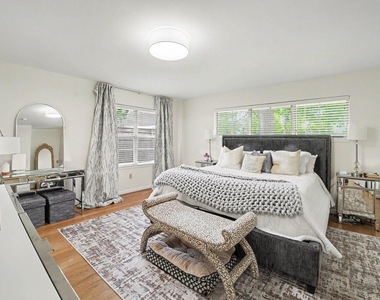6267 Chevy Chase Drive - Photo Thumbnail 13