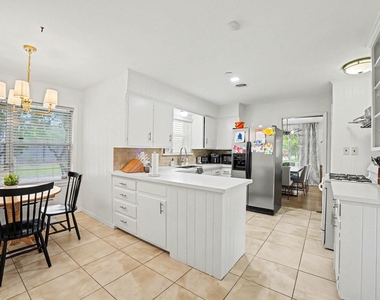 6267 Chevy Chase Drive - Photo Thumbnail 11