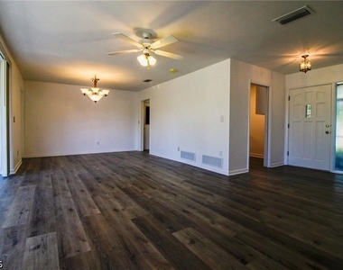 5302 Malibu Court - Photo Thumbnail 2