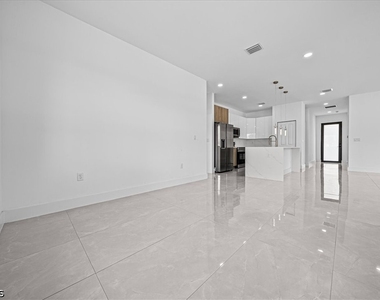 3001 Unice Avenue S - Photo Thumbnail 8