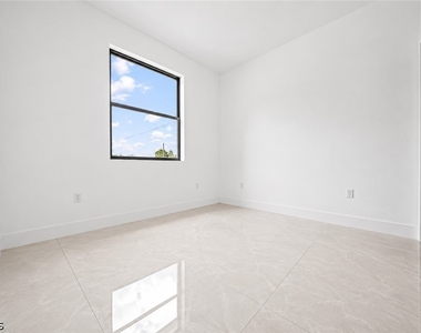 3001 Unice Avenue S - Photo Thumbnail 16