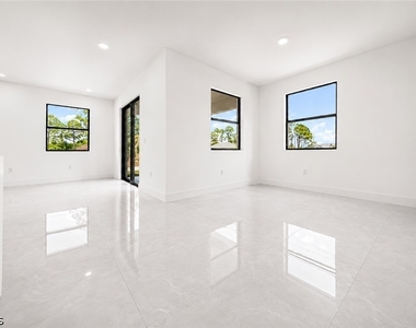 3001 Unice Avenue S - Photo Thumbnail 11