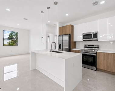 3001 Unice Avenue S - Photo Thumbnail 5
