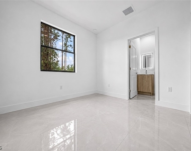 3001 Unice Avenue S - Photo Thumbnail 13