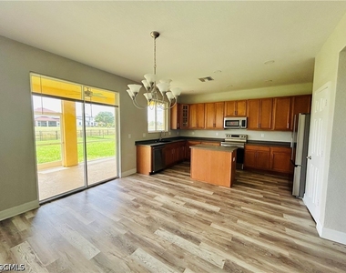 8041 Allamanda Court - Photo Thumbnail 8