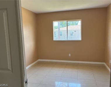 10741 Robinson Street - Photo Thumbnail 6