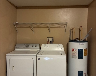 10741 Robinson Street - Photo Thumbnail 13