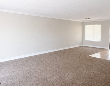 1830 Maravilla Avenue - Photo Thumbnail 5
