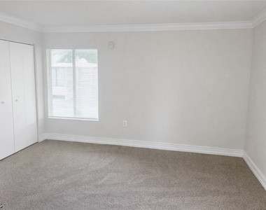 1830 Maravilla Avenue - Photo Thumbnail 2