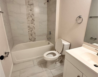 601 Ne 11th Terrace - Photo Thumbnail 7