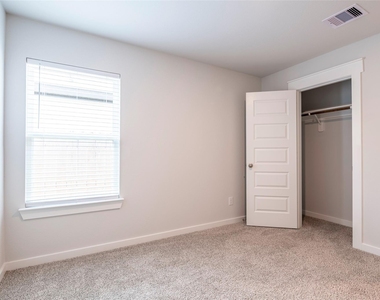 4519 Pinehurst Trace Drive - Photo Thumbnail 25
