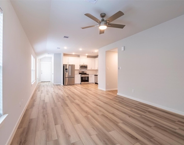 4519 Pinehurst Trace Drive - Photo Thumbnail 11