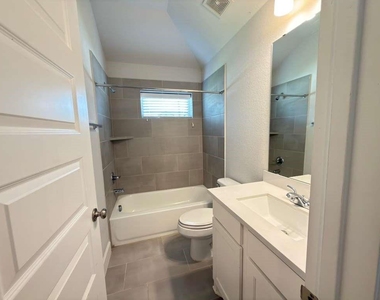 7510 Spiceberry Lodge Court - Photo Thumbnail 21