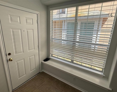 35 Ledgestone Pl - Photo Thumbnail 3