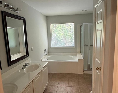 35 Ledgestone Pl - Photo Thumbnail 22