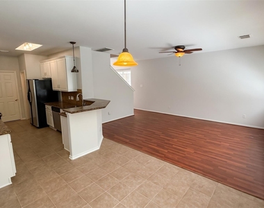 35 Ledgestone Pl - Photo Thumbnail 7