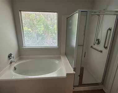35 Ledgestone Pl - Photo Thumbnail 20