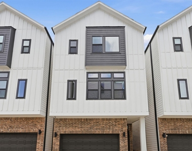 326 Eastwood Street - Photo Thumbnail 24