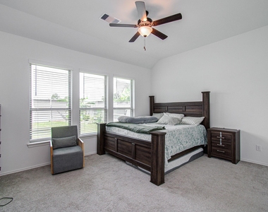 4722 Crest Hill Dr - Photo Thumbnail 23
