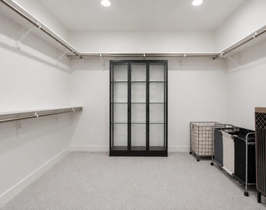 4722 Crest Hill Dr - Photo Thumbnail 30