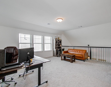 4722 Crest Hill Dr - Photo Thumbnail 31