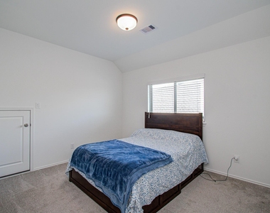 4722 Crest Hill Dr - Photo Thumbnail 35
