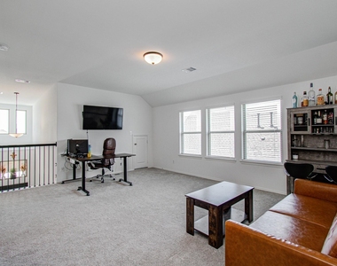 4722 Crest Hill Dr - Photo Thumbnail 32