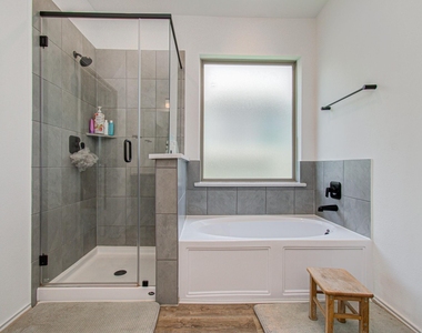 4722 Crest Hill Dr - Photo Thumbnail 28