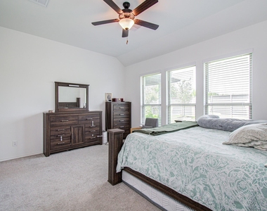 4722 Crest Hill Dr - Photo Thumbnail 25