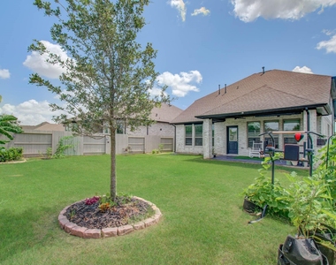 4722 Crest Hill Dr - Photo Thumbnail 46