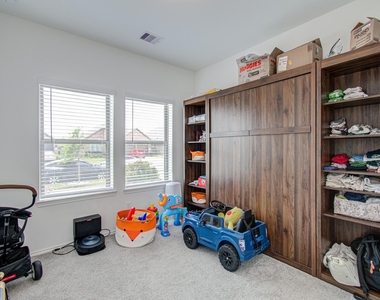 4722 Crest Hill Dr - Photo Thumbnail 5