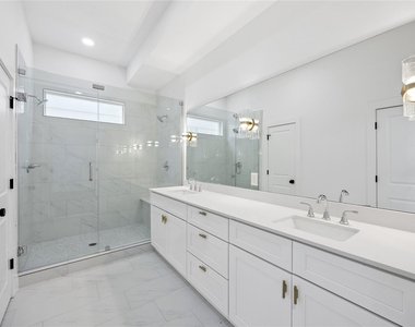 835 Rachel Street - Photo Thumbnail 3