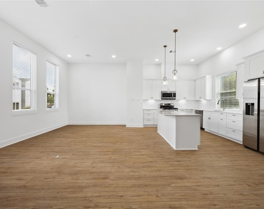 835 Rachel Street - Photo Thumbnail 6