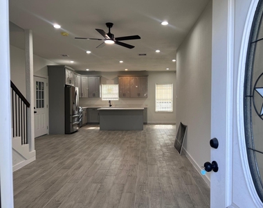 9210 Martell Street - Photo Thumbnail 7