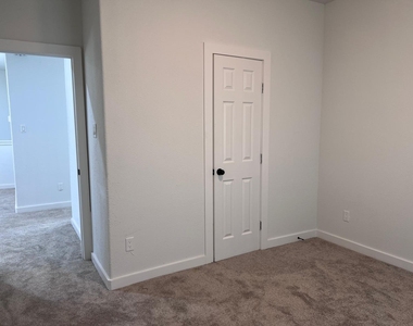 9210 Martell Street - Photo Thumbnail 13