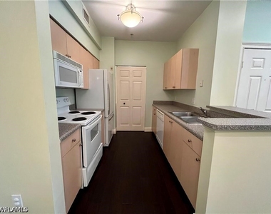 1160 Reserve Way - Photo Thumbnail 5
