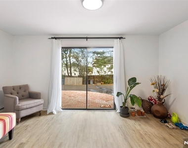 611 Cliff - Photo Thumbnail 15