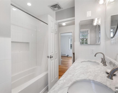 611 Cliff - Photo Thumbnail 9