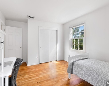 611 Cliff - Photo Thumbnail 14