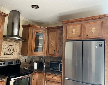 418 Fall Creek Drive - Photo Thumbnail 6