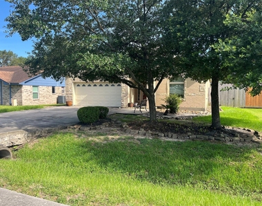 418 Fall Creek Drive - Photo Thumbnail 3