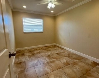 3325 Airport Road N - Photo Thumbnail 8