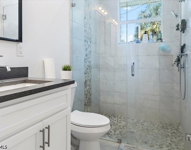 155 Thornton Avenue S - Photo Thumbnail 6