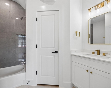1325 W 22nd Street - Photo Thumbnail 23