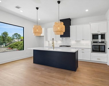 1325 W 22nd Street - Photo Thumbnail 6