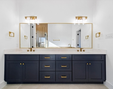 1325 W 22nd Street - Photo Thumbnail 19