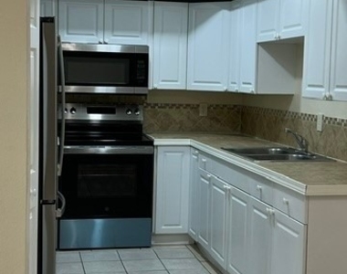 621 Gerald Avenue - Photo Thumbnail 3