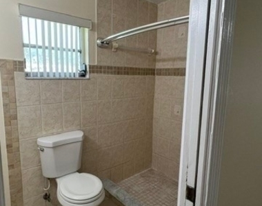 621 Gerald Avenue - Photo Thumbnail 7