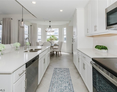 5527 Double Eagle Circle - Photo Thumbnail 11